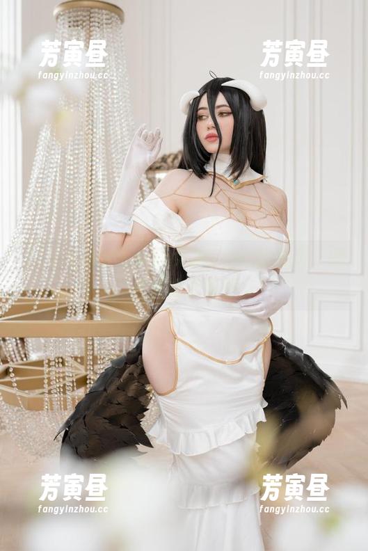 Alina Becker的女友：cos的旋风，图片里的小秘密